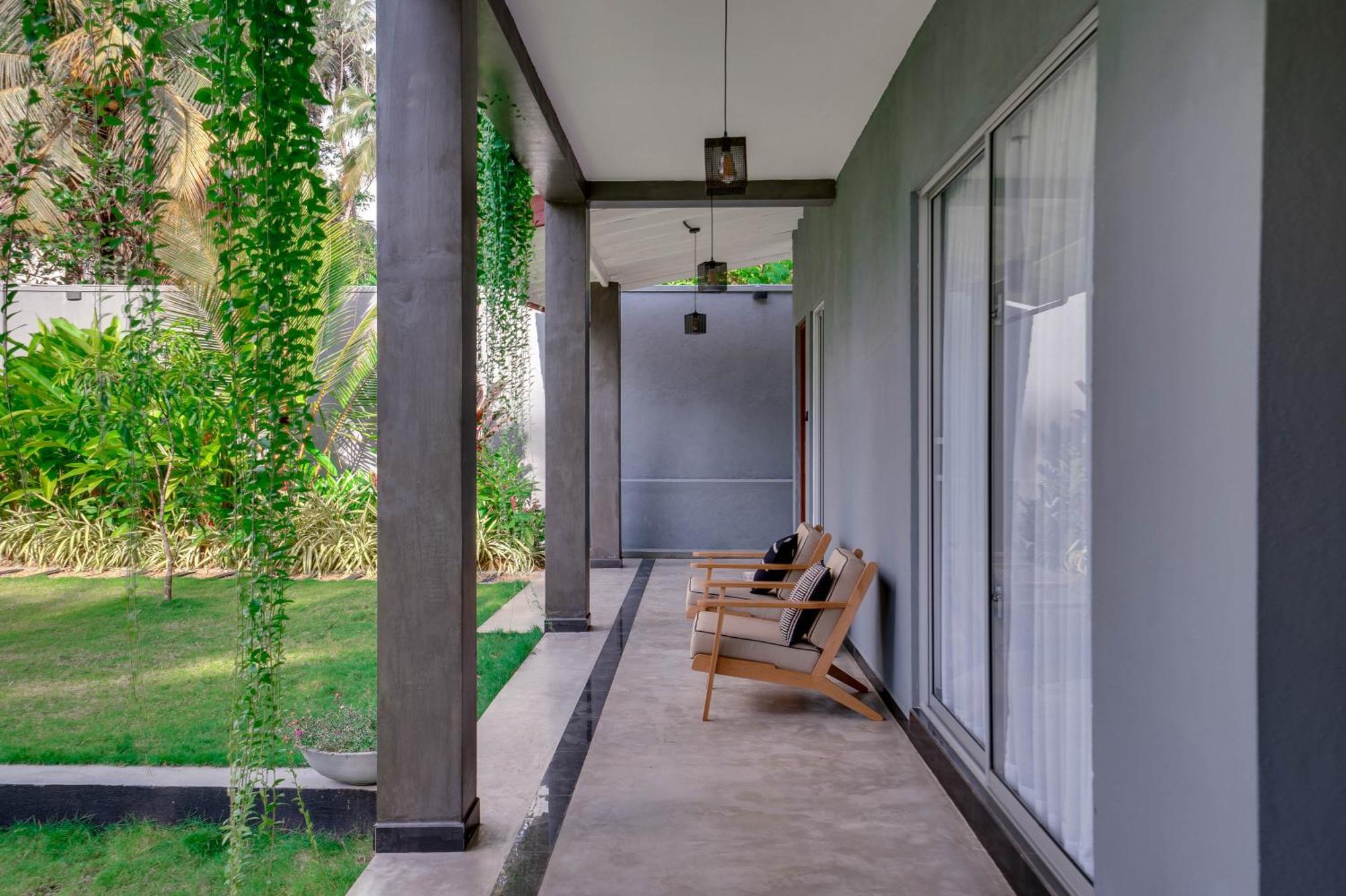 Hasthri Boutique Red Chalet In Ahangama With Pool Near Beach エクステリア 写真