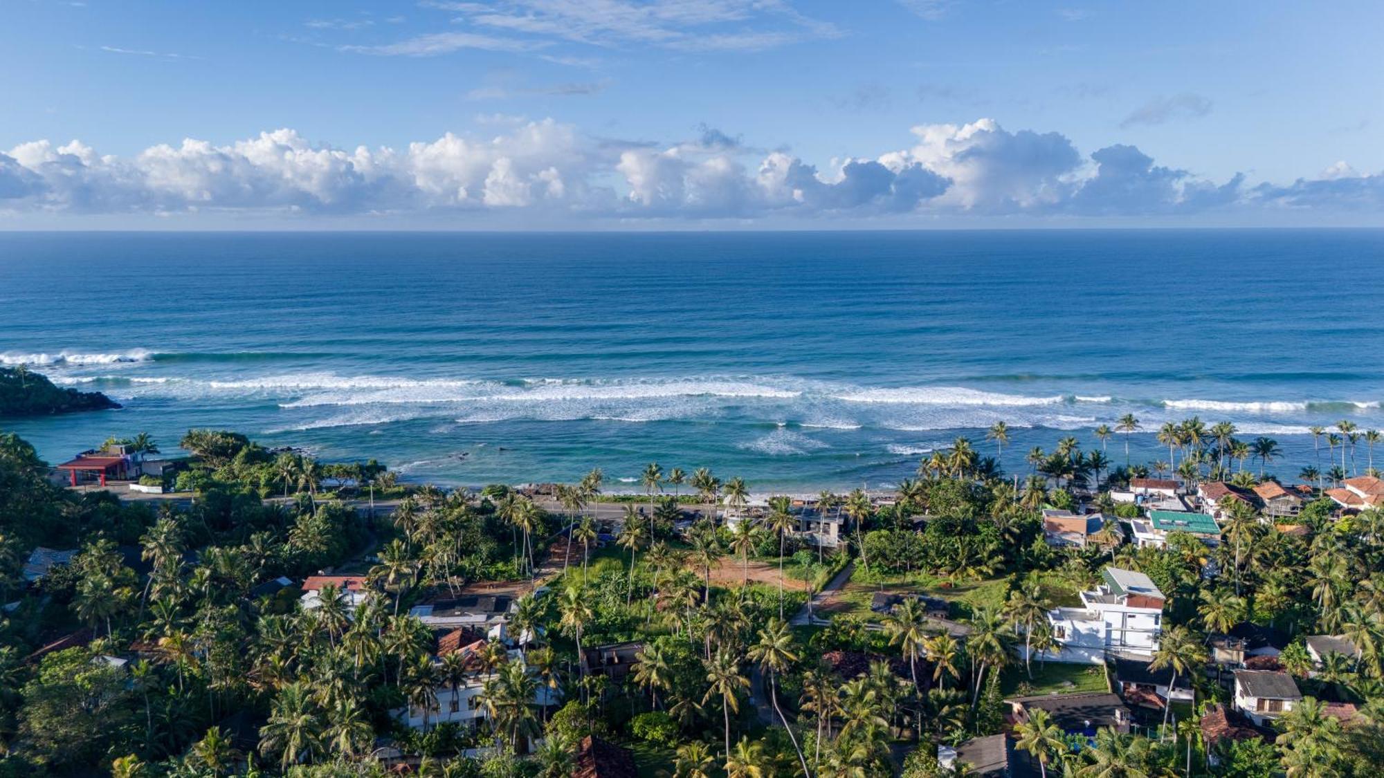 Hasthri Boutique Red Chalet In Ahangama With Pool Near Beach エクステリア 写真