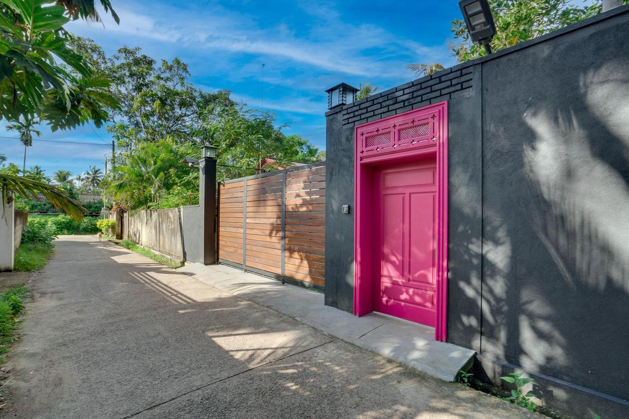 Hasthri Boutique Red Chalet In Ahangama With Pool Near Beach エクステリア 写真