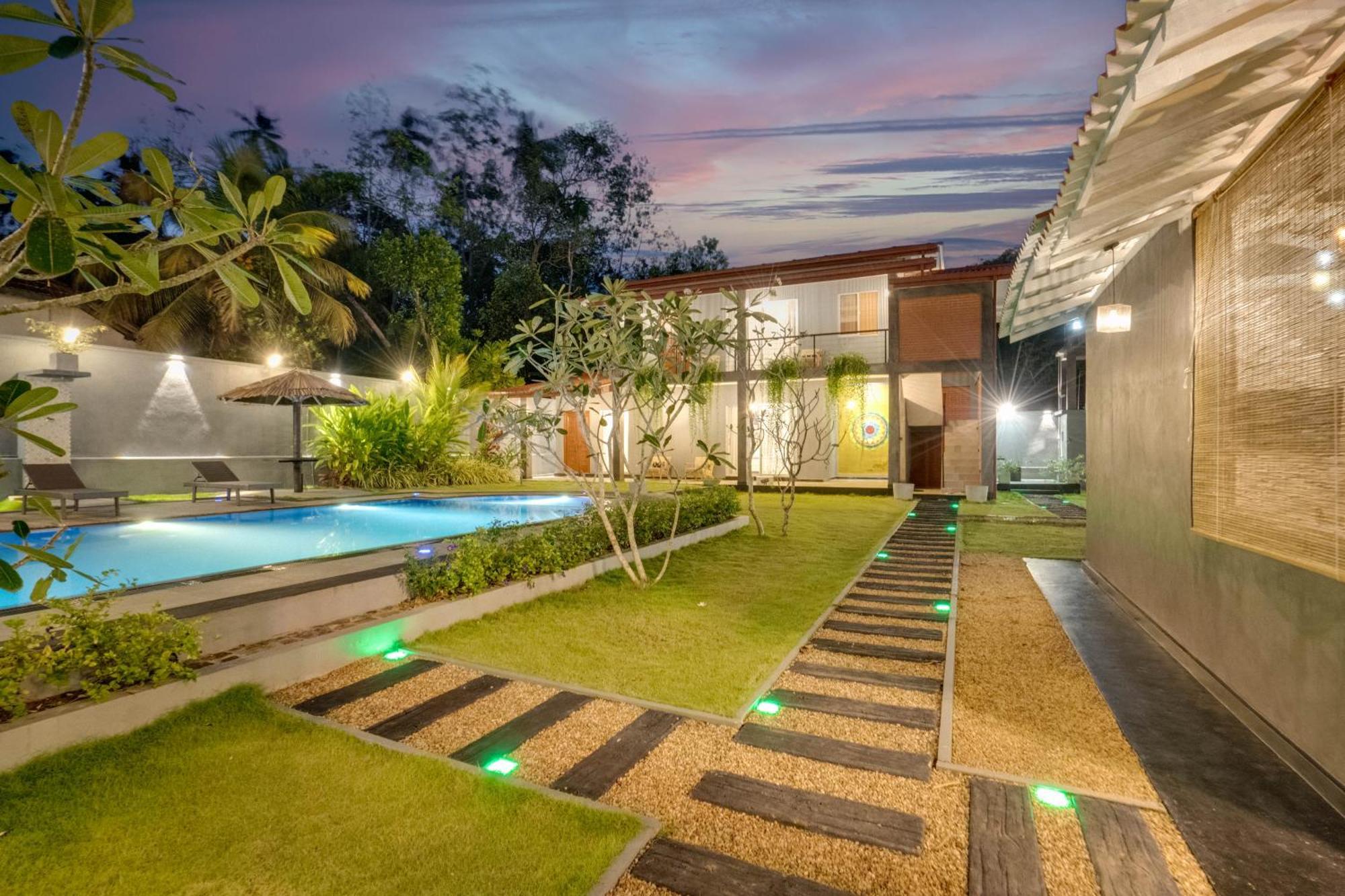 Hasthri Boutique Red Chalet In Ahangama With Pool Near Beach エクステリア 写真