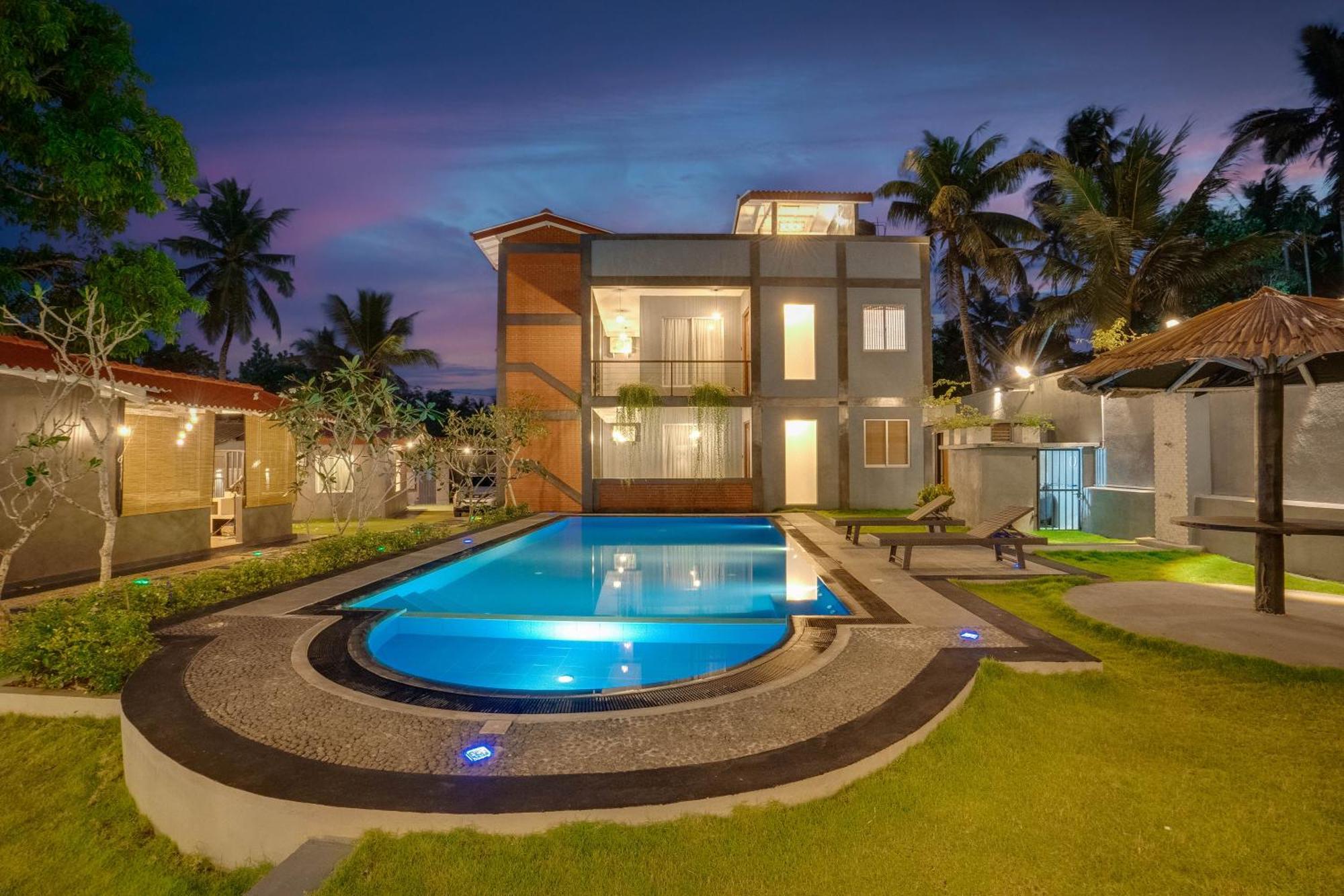 Hasthri Boutique Red Chalet In Ahangama With Pool Near Beach エクステリア 写真
