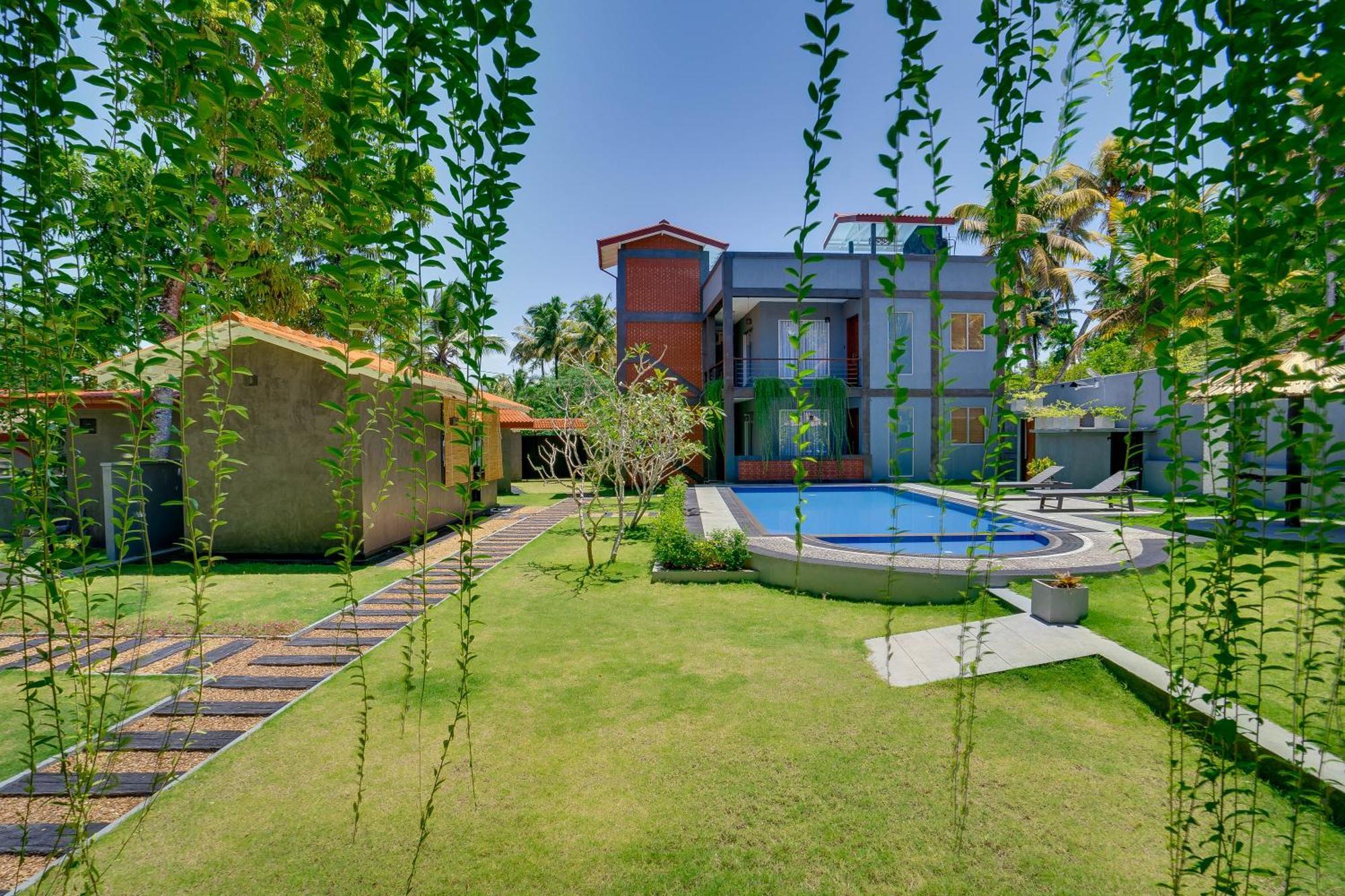 Hasthri Boutique Red Chalet In Ahangama With Pool Near Beach エクステリア 写真