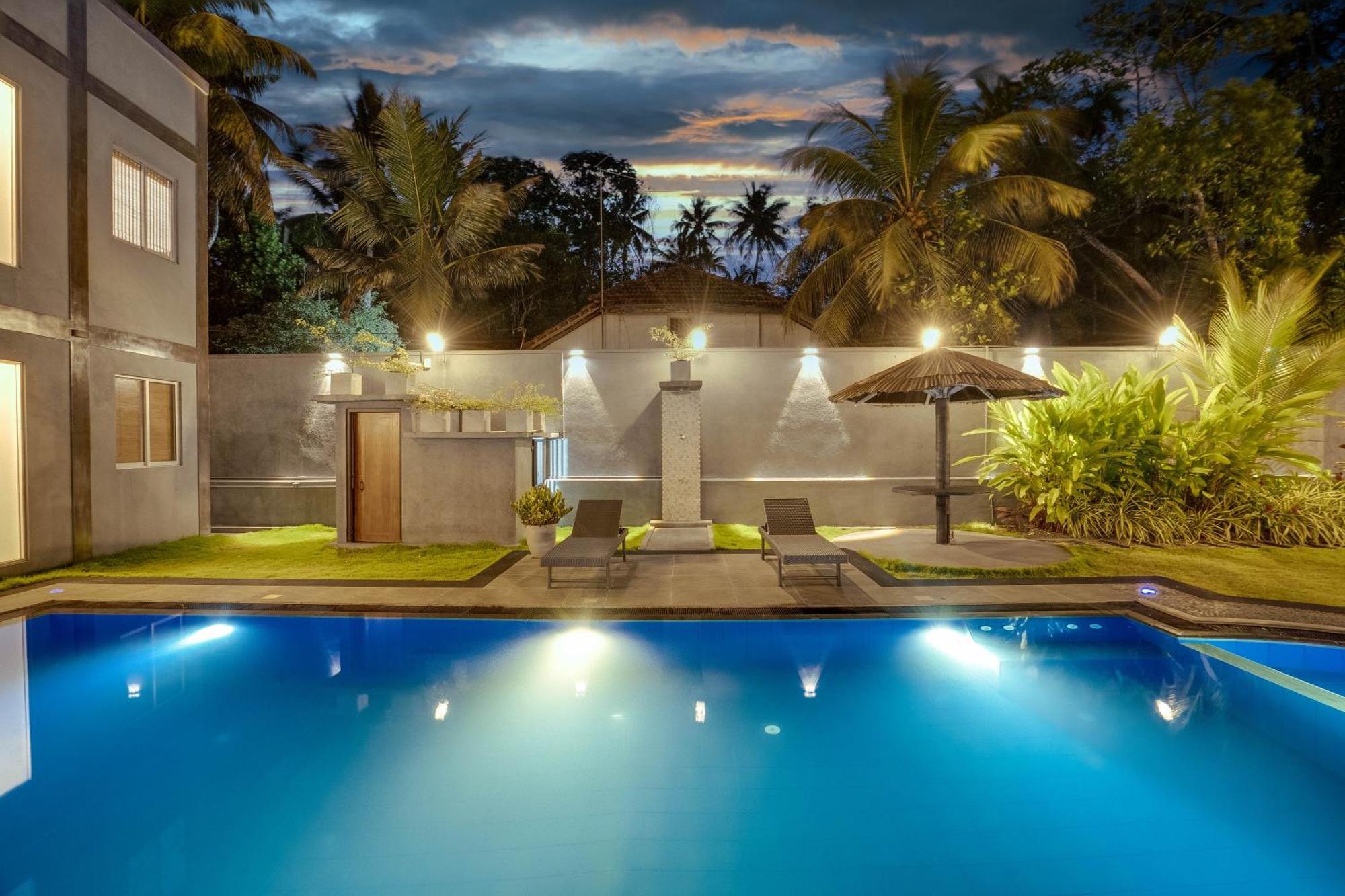 Hasthri Boutique Red Chalet In Ahangama With Pool Near Beach エクステリア 写真